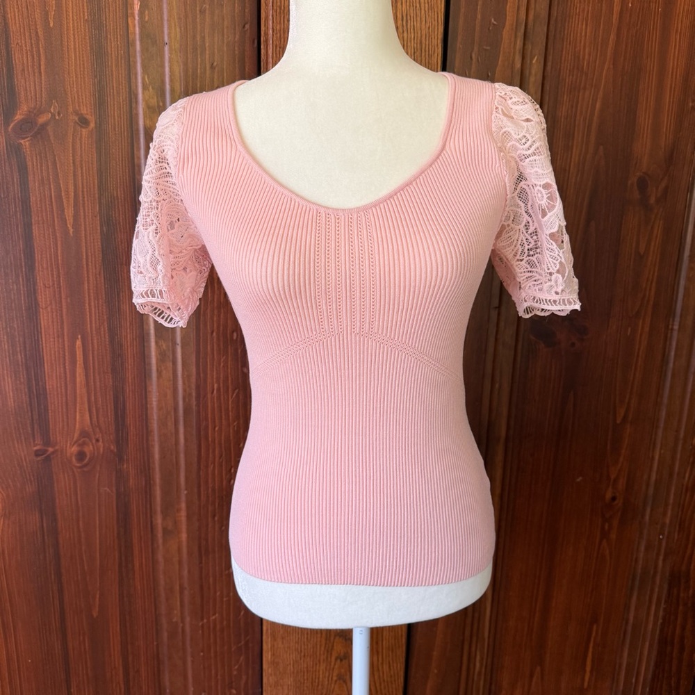 NWT: Elie Tahari Pink Ribbed Knit V- Neck Top with Lace Short Sleeves Size S